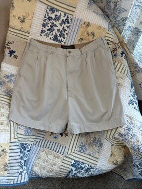 Men’s Vintage 90s Abercrombie & Fitch Outdoor Goods 100% cotton khaki shorts 34